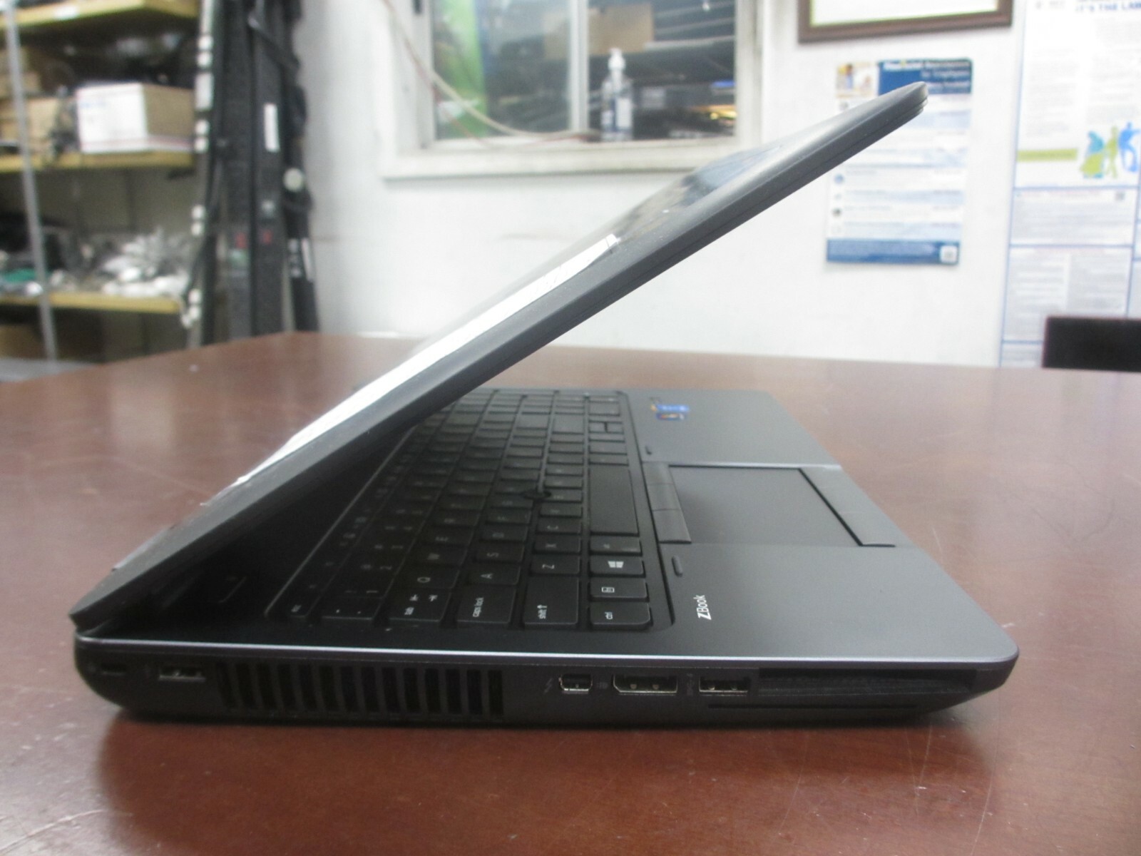 HP ZBook 15 15.6″ Intel i5-4300M 2.6GHz 16GB 500GB WebCam Laptop w/ AC [ NO OS]