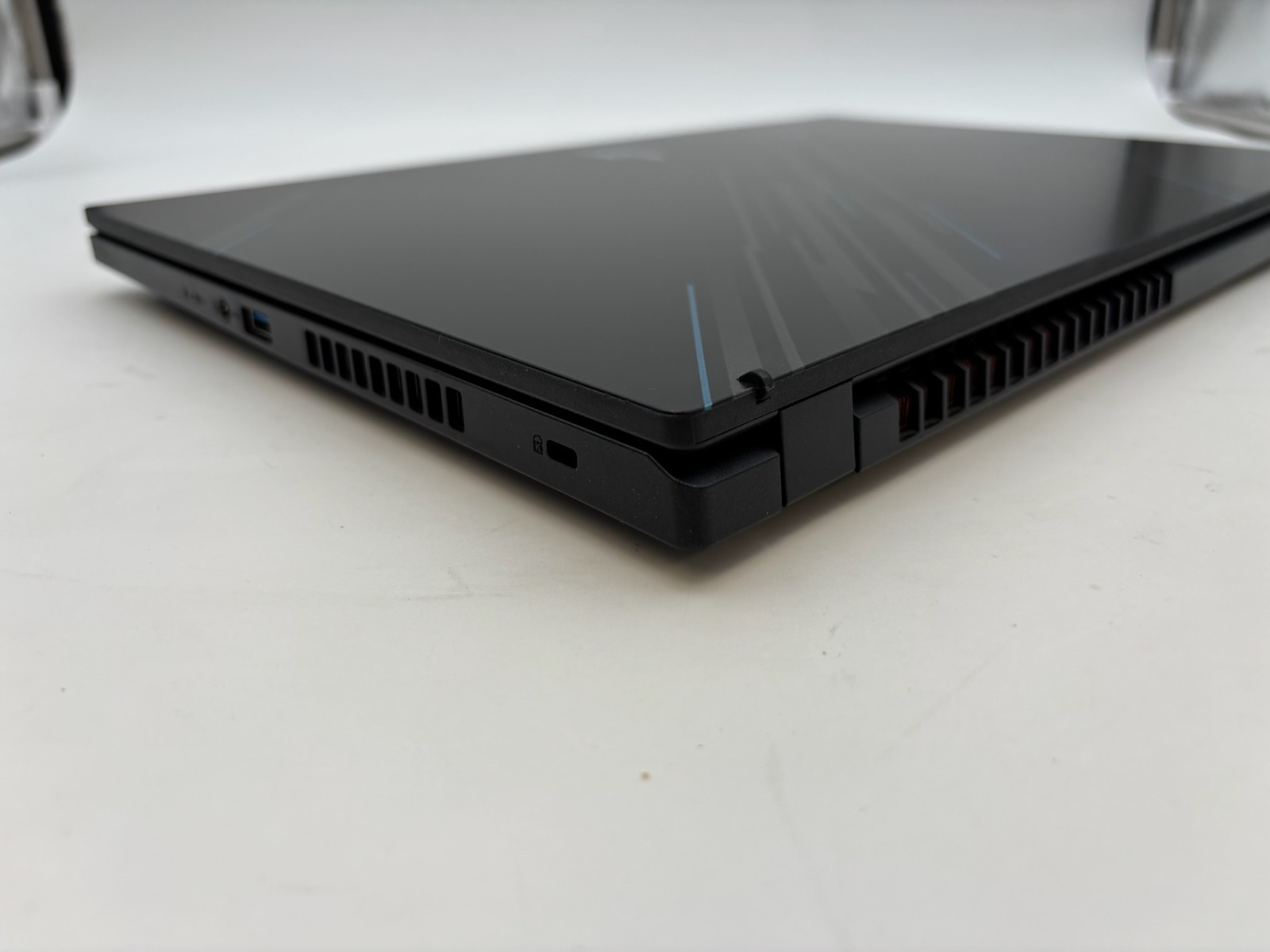 Acer Nitro V 15 ANV15-51 15.6″ 512 GB SSD 16 GB RAM i5-13420H RTX 3050