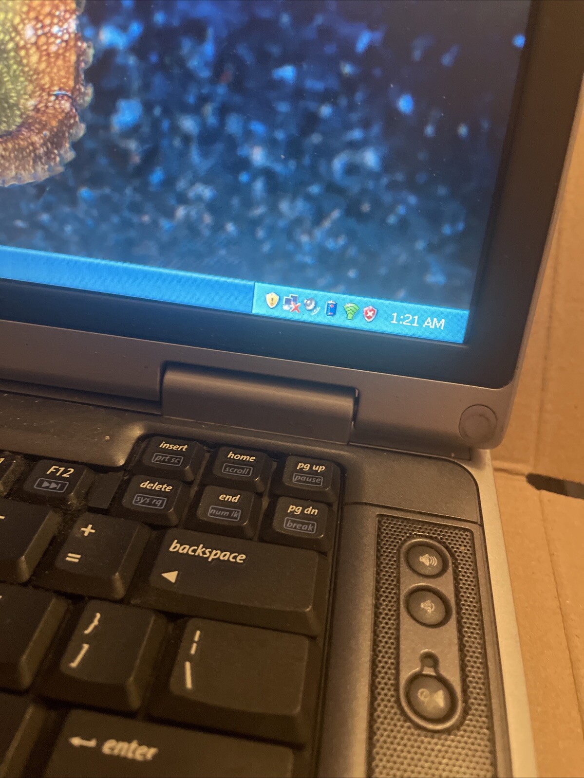 Compaq Presario X1000 Laptop Pentium M 1.4 GHz 2GB 160GB XP Sp3