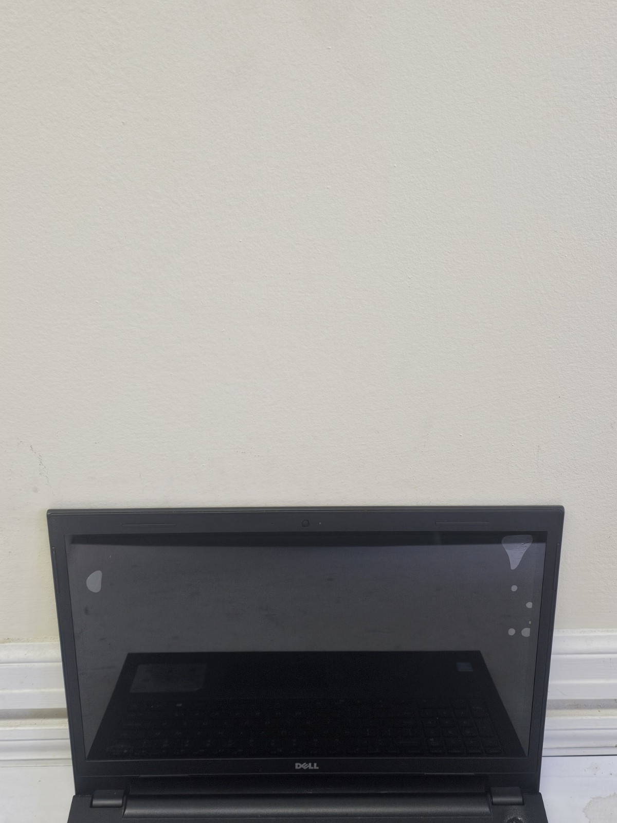 Dell Inspiron 15 Laptop – i3-4030u – 4GB RAM – 250GB SSD – WIN 10 – Read Desc.