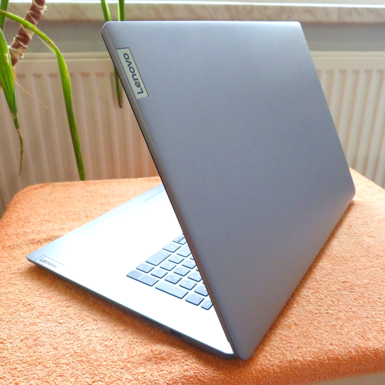 Lenovo ITL6 Ideapad 3 17″ Intel GOLD I ULTRABOOK l Windows 11 SSD NVME USBC