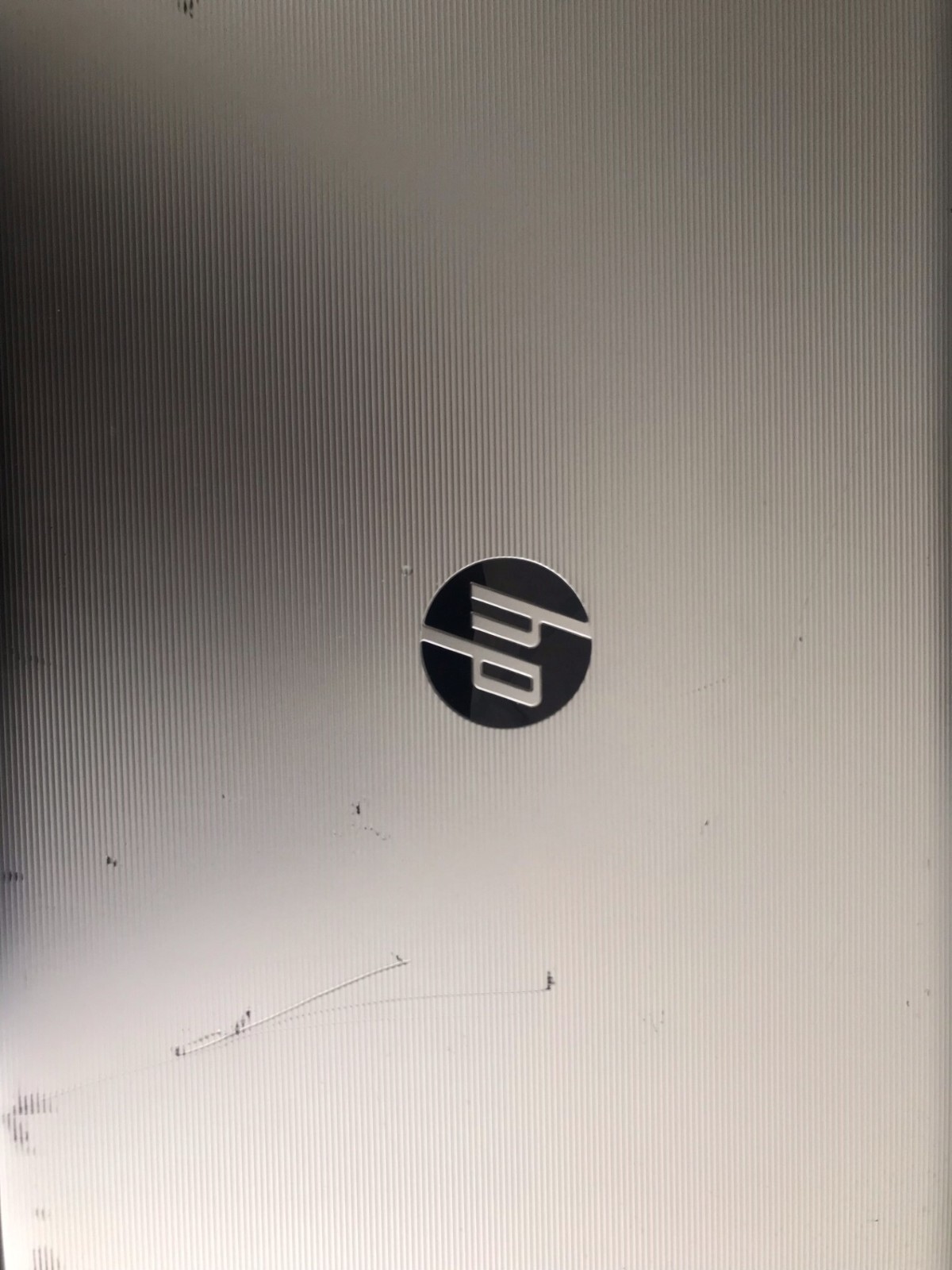 HP Notebook 15.6″ AMD A10-9600P RADEON R5 / 2.4GHZ / 8 GB / NO HDD / READ