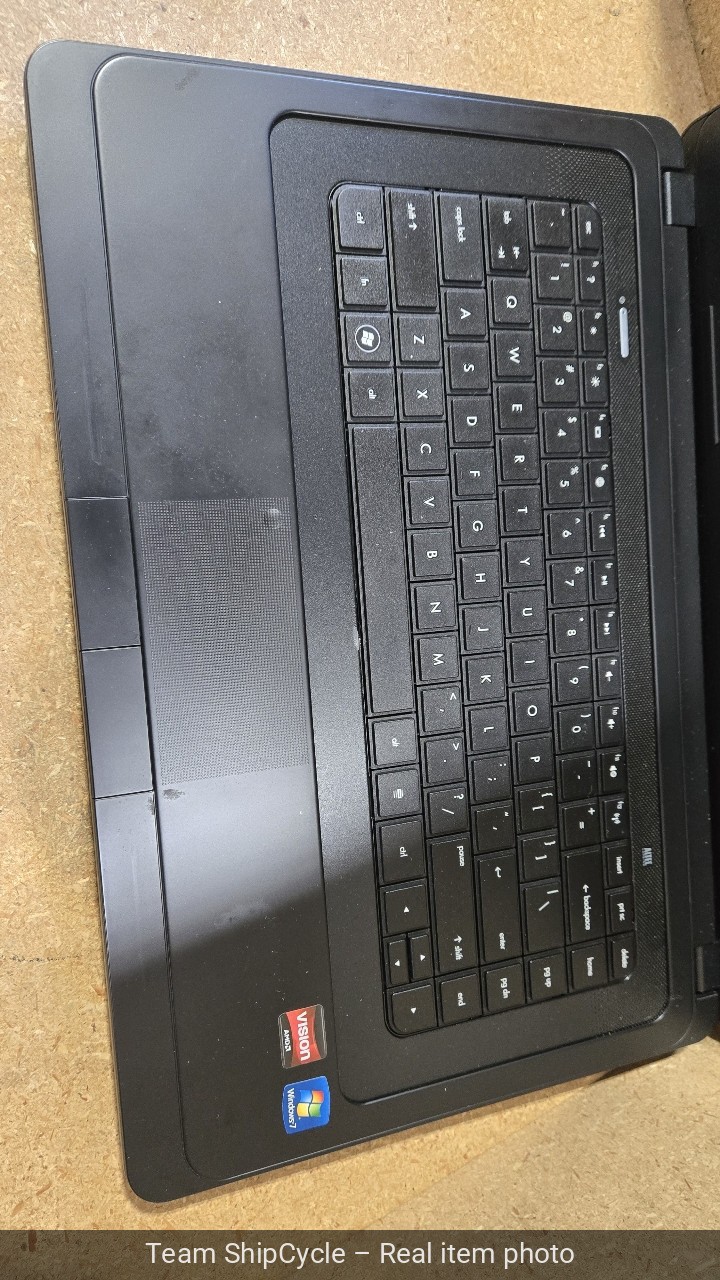 HP 2000 156 Laptop AMD E350 3GB RAM 320GB HDD Windows 7 DVDRW 817 G2U