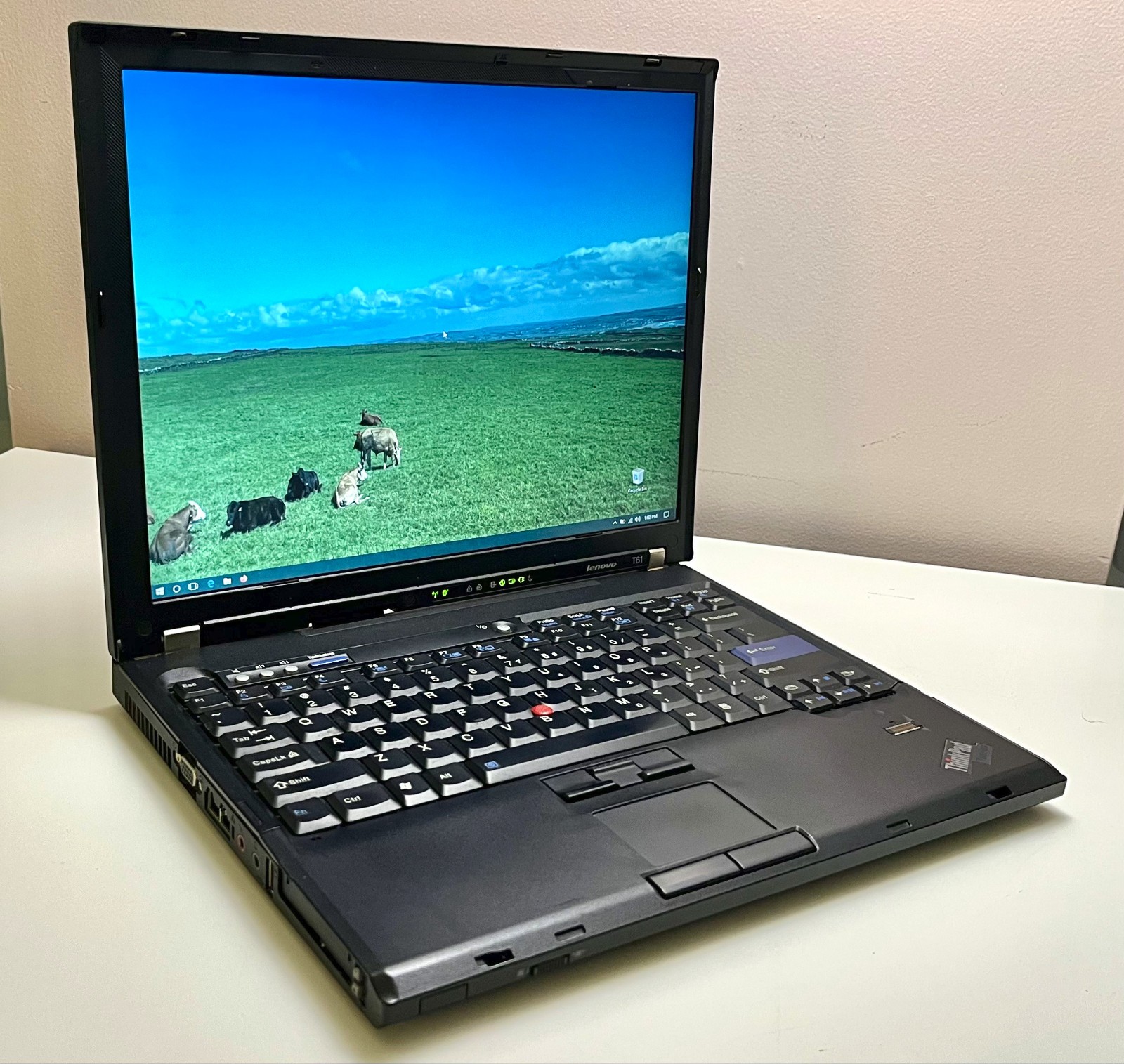 Vintage IBM Lenovo ThinkPad T61 14.1″ 4:3 SXGA+ Intel Core 2 Duo Retro Laptop