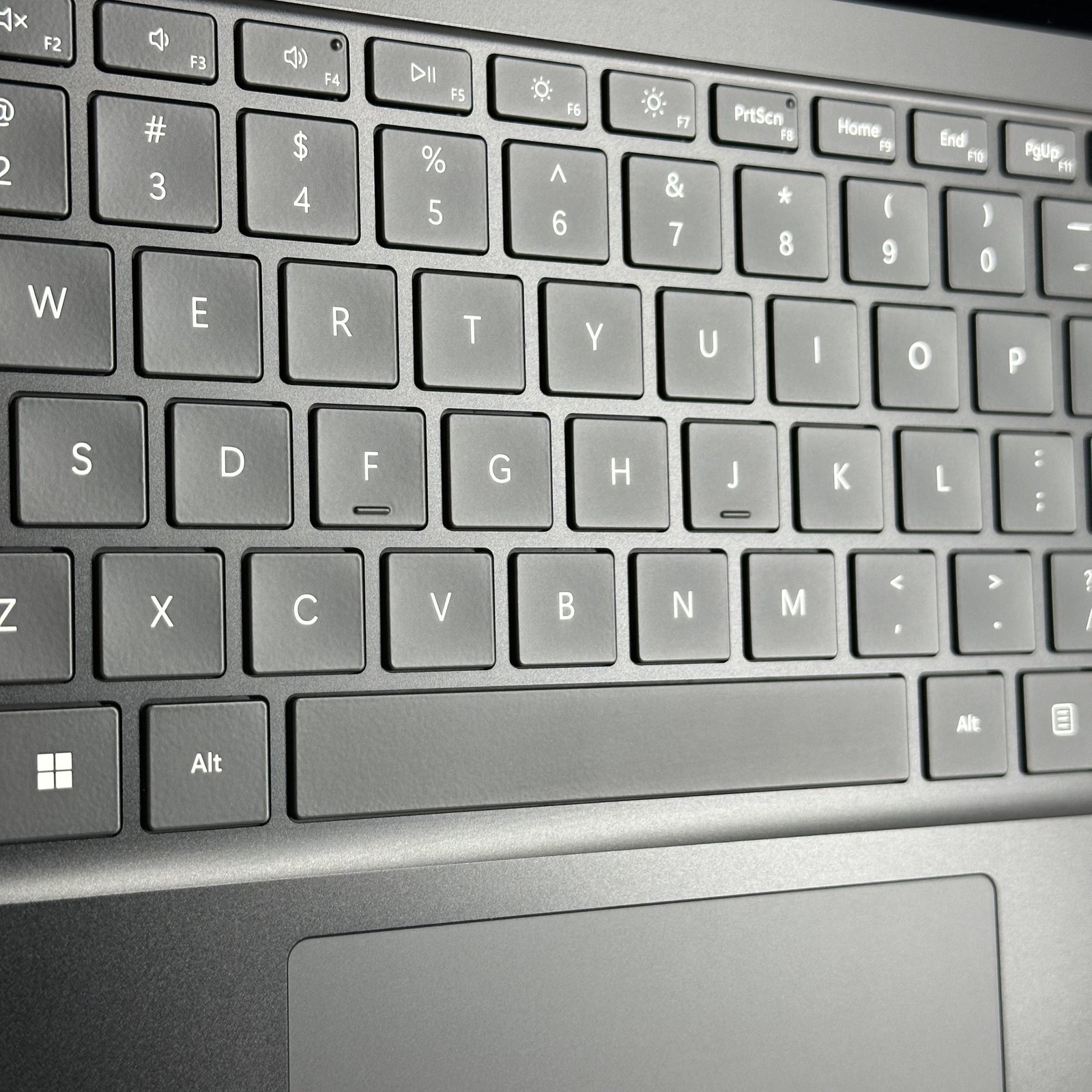 Microsoft Surface Laptop 5 13 2K TOUCH 2.7 GHz i7-1265U 16GB 512GB Bad Speakers