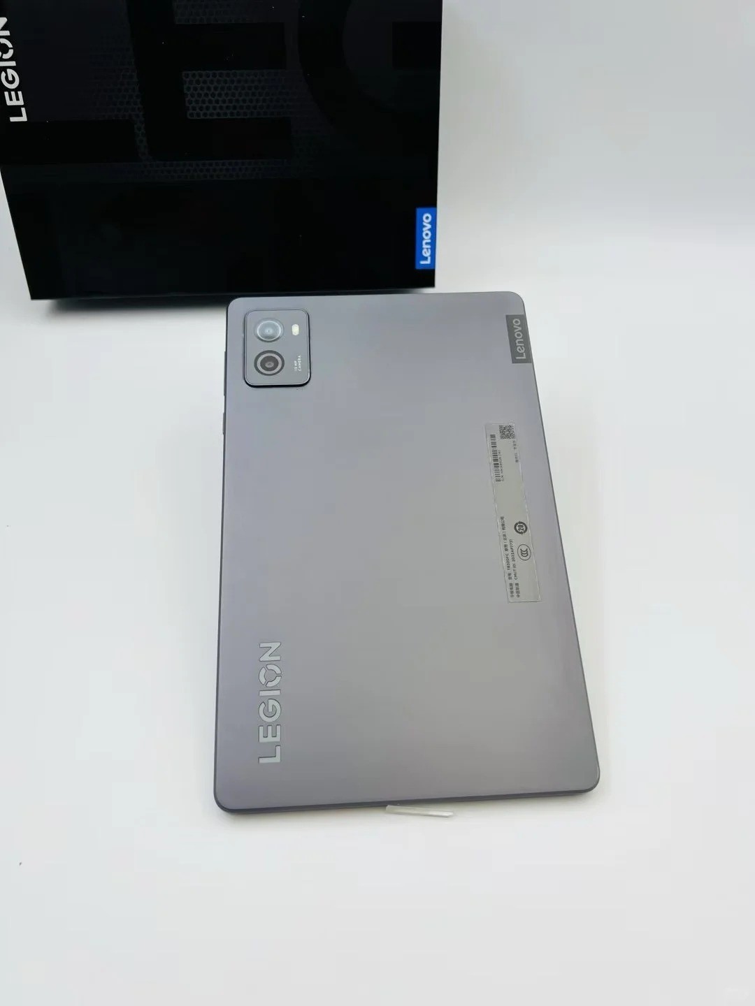 Lenovo Legion Y700 8.8” 13MP Snapdragon 870 5G 6550mAh WIFI Android