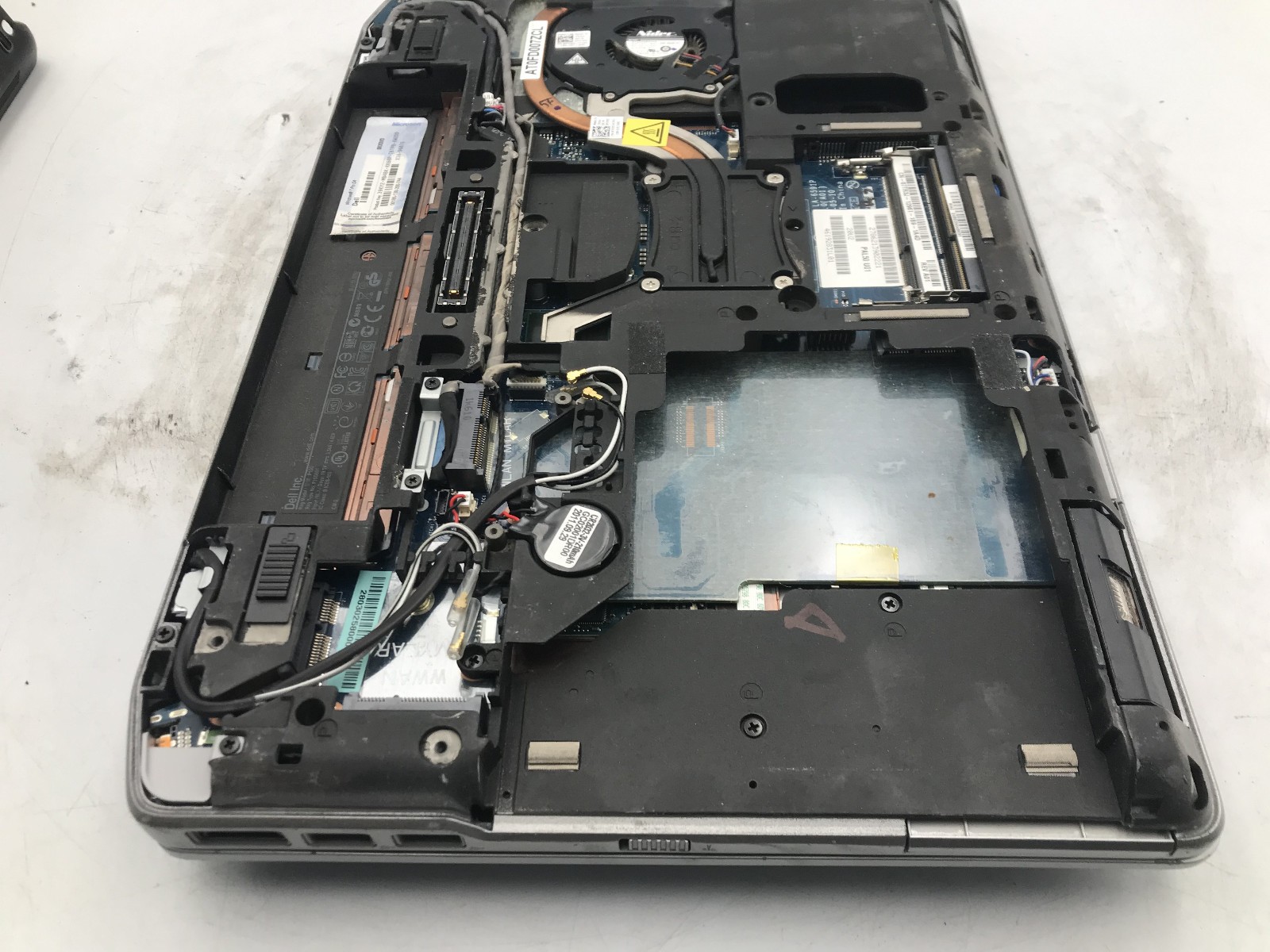 DELL LATITUDE E6420 – BOOTS TO BIOS – INTEL I5 2540M – NO RAM – READ DESC – BB!