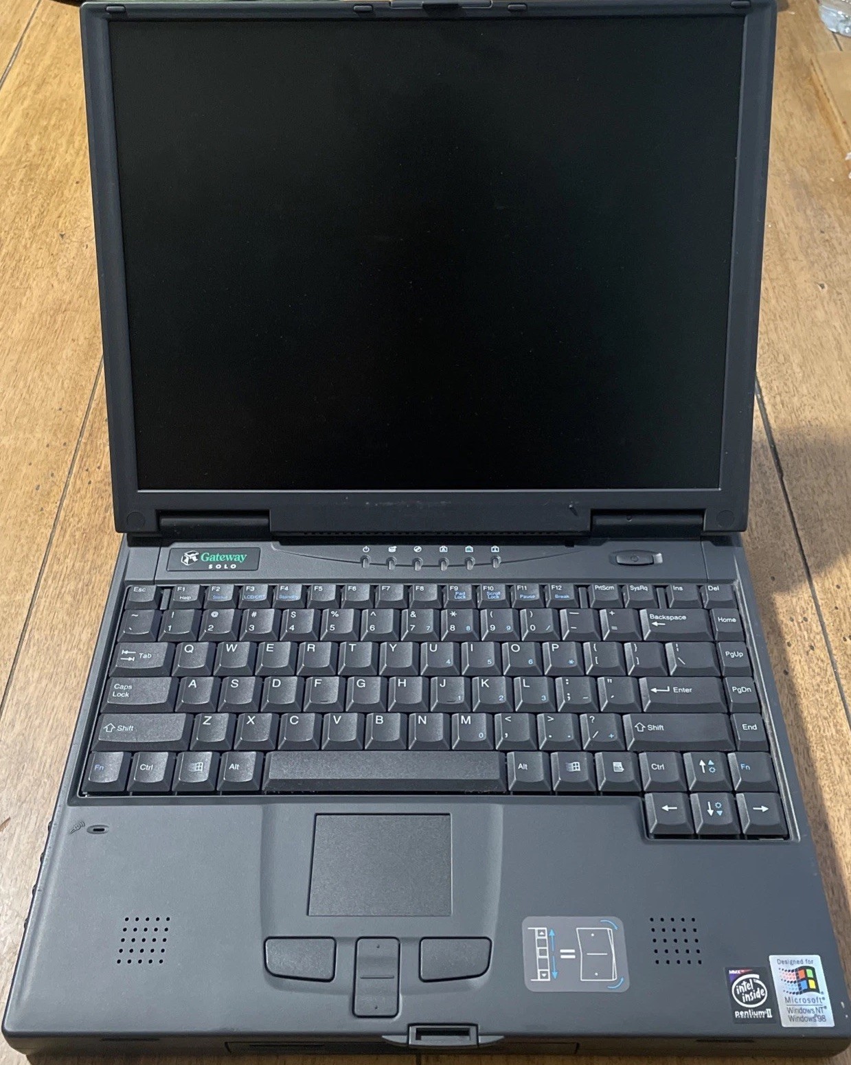 Gateway Solo 5150 Windows 98 Laptop