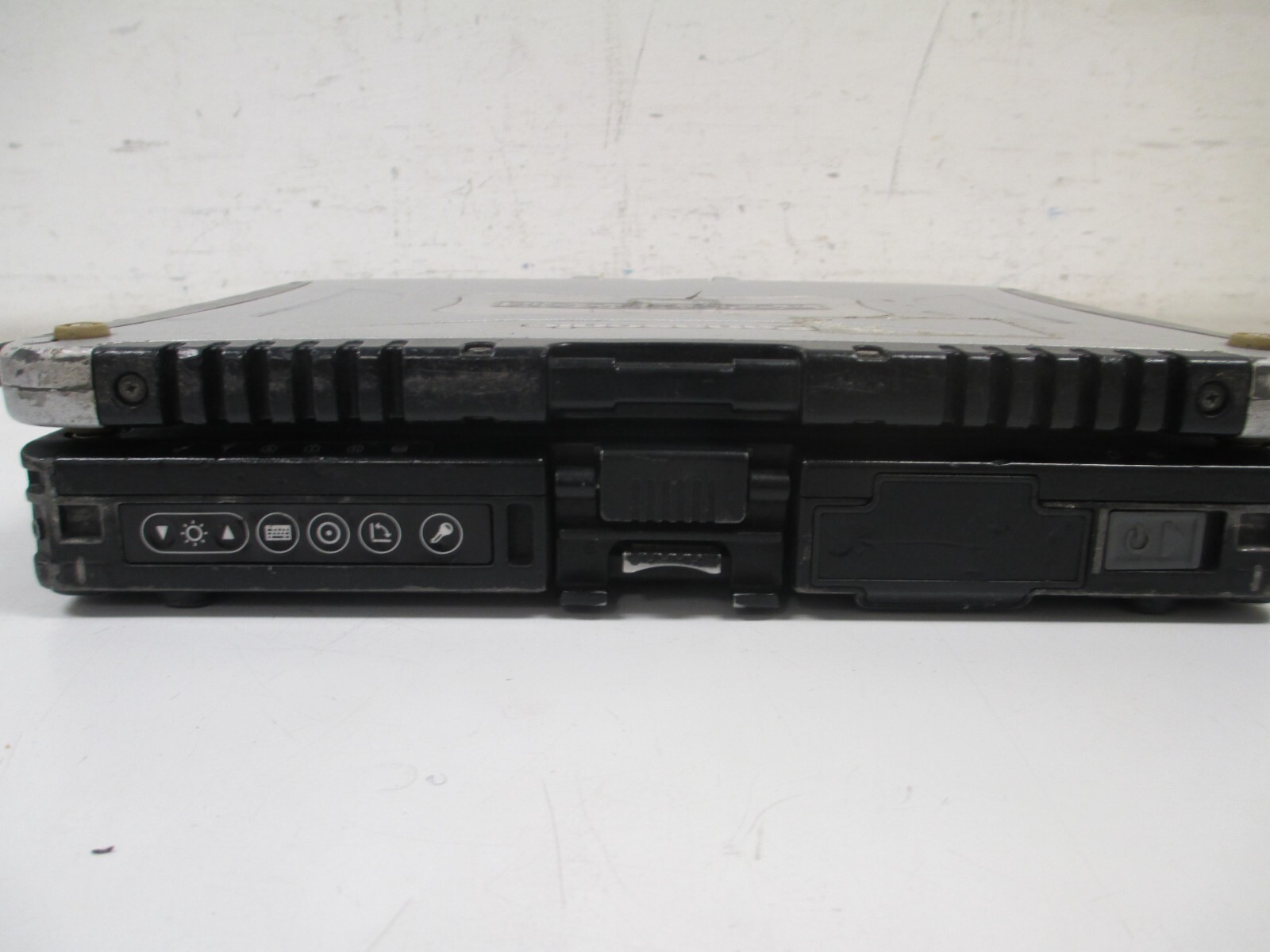 Panasonic Toughbook CF-19 No HDD NO OS 2GB RAM Intel C2D @1.2GHz
