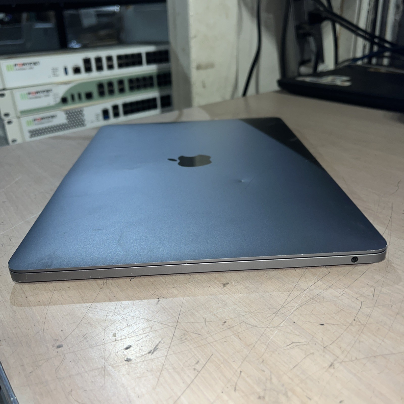 APPLE MACBOOK PRO 13″ 2020 2TB CORE I5-8257U 1.4GHZ 8GB RAM 256SSD