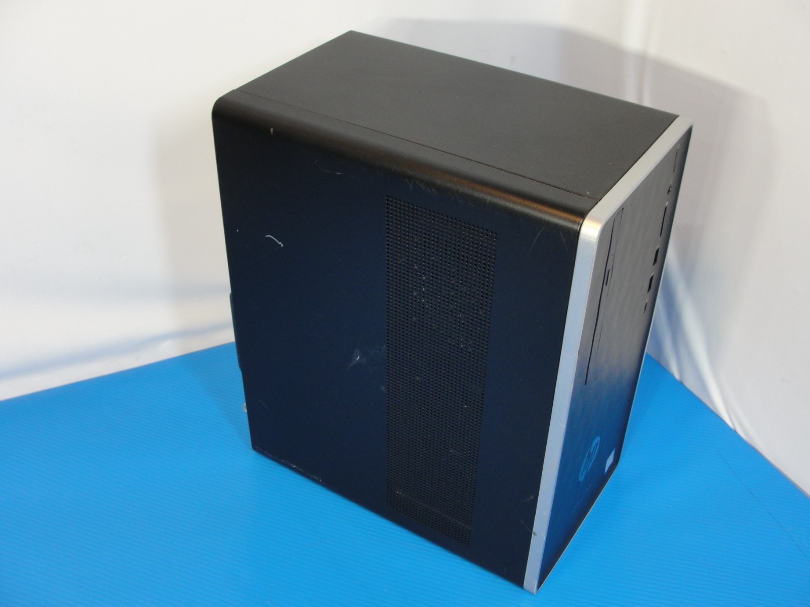 HP Pavilion 590-p0033w Desktop PC i3-8100 4GB RAM 1TB WIFI BT Win 11 Home