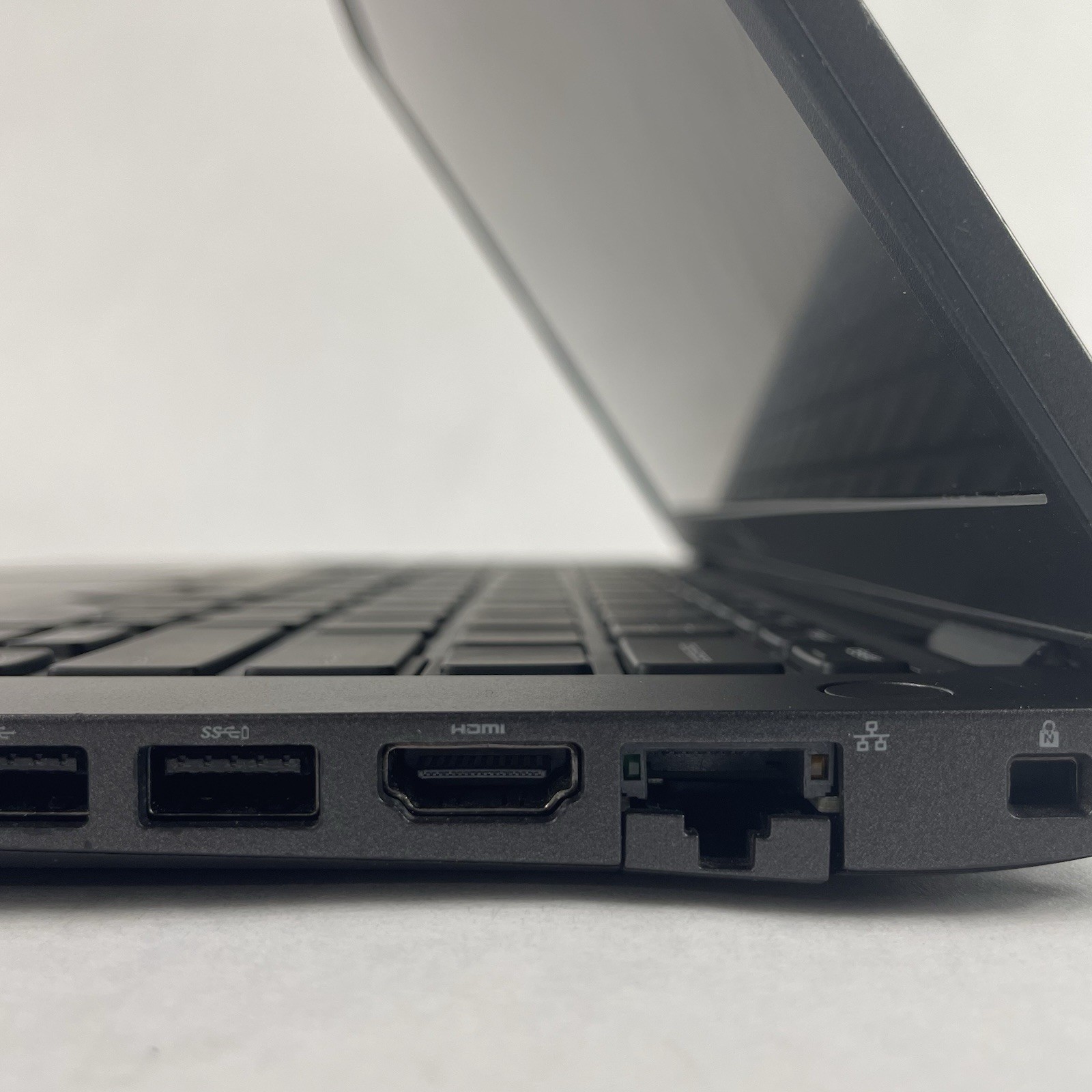 Dell Latitude 5400 14″ i5-8365U 1.60 GHz 8 GB RAM No SSD/OS/AC/Batt – READ