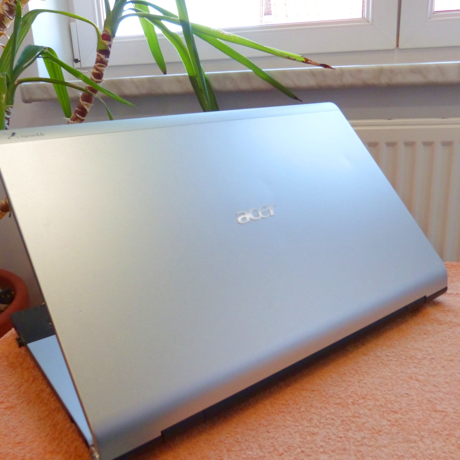 Acer 8943 ETHOS MAX Cinema 18″ METAL l 16GB RAM l 2TB SSD Windows 11 QUAD i7