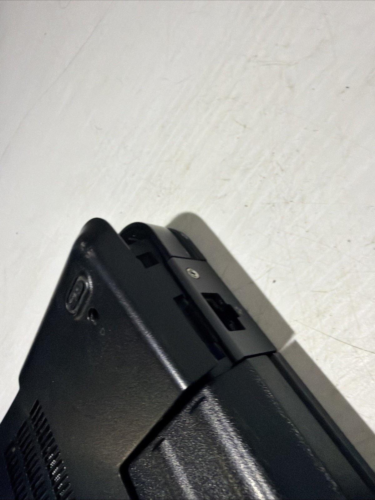 Dell Latitude E5440 14″ Laptop i5-4310U 4gb Ram No Drives Boots Bios No P/S