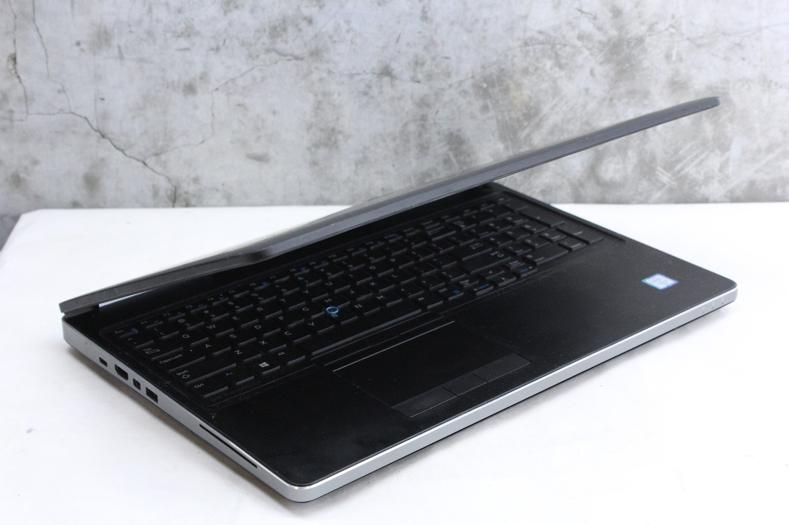 Dell Precision 7510 *NO POST/Boot, No Battery* Quadro M200M, i7 6th Gen, No SSD