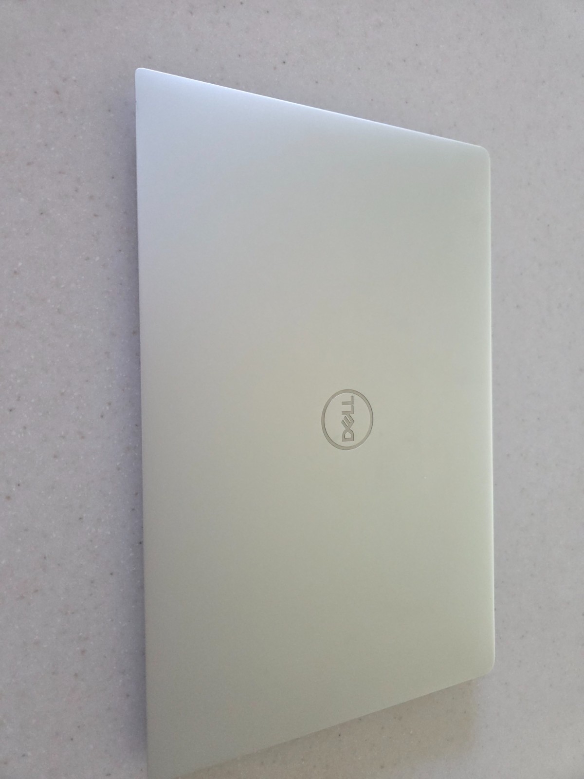 Dell XPS 13 9380, Core i5-8265U, 13.3″ FHD, SSD, ultra-portable