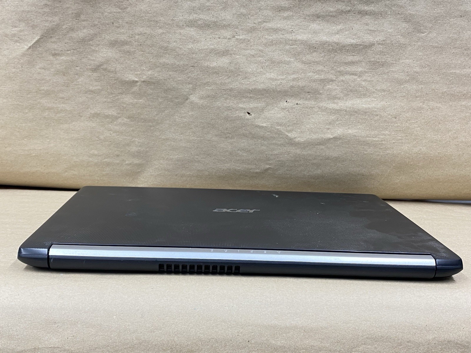 Acer Aspire A515-51 – 15.5″ FHD – i3-7100U – 8GB – 128GB SSD – Win 10 Pro – READ