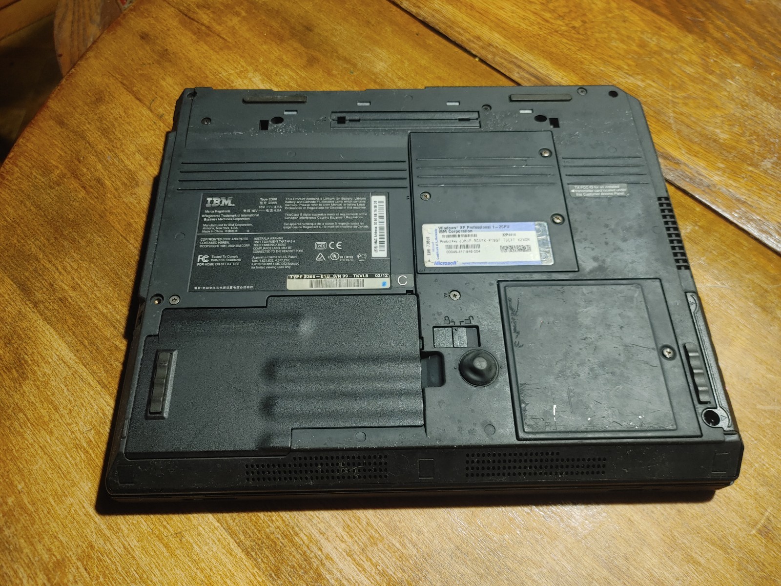 IBM Thinkpad T30 14.1″ Laptop Pentium 4 + 512MB + 40GB + AntiX Linux