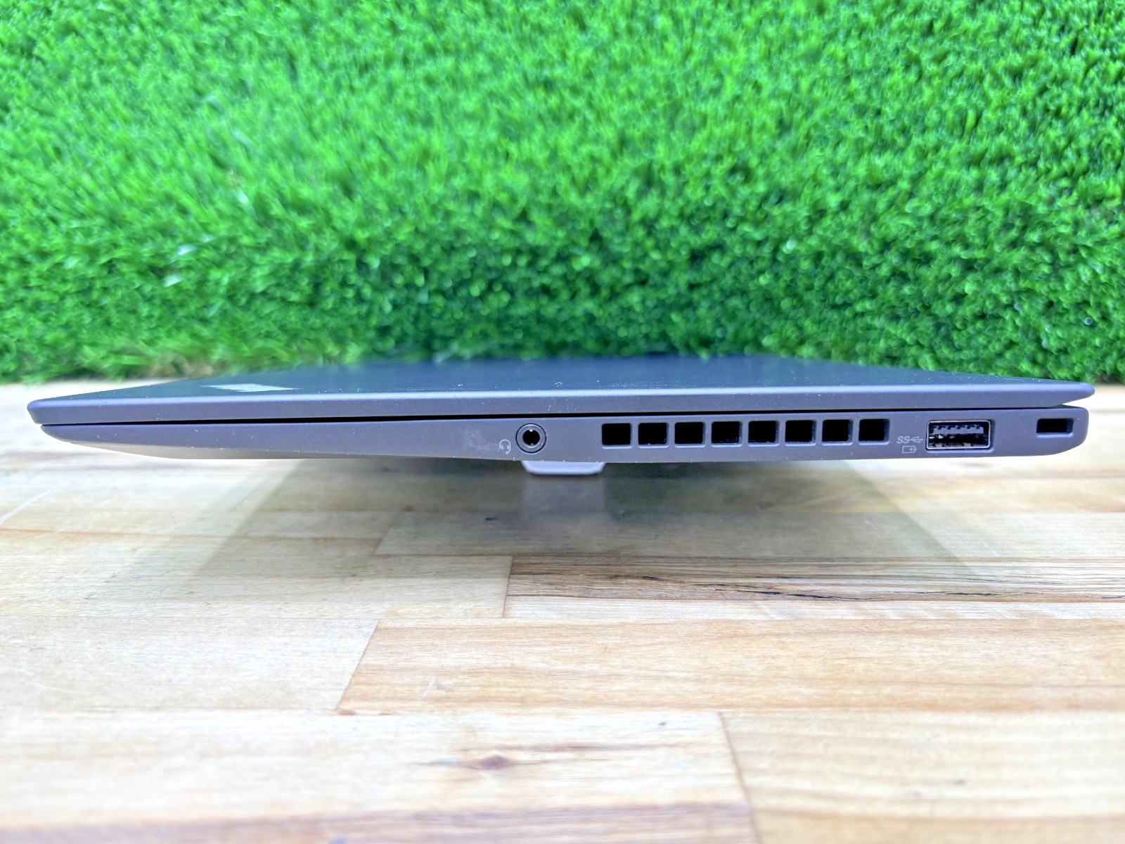 Lenovo ThinkPad x1 Carbon Gen 5 i7-6th Gen 2.60GHz 16GB RAM 256GB SSD Win 11 P*