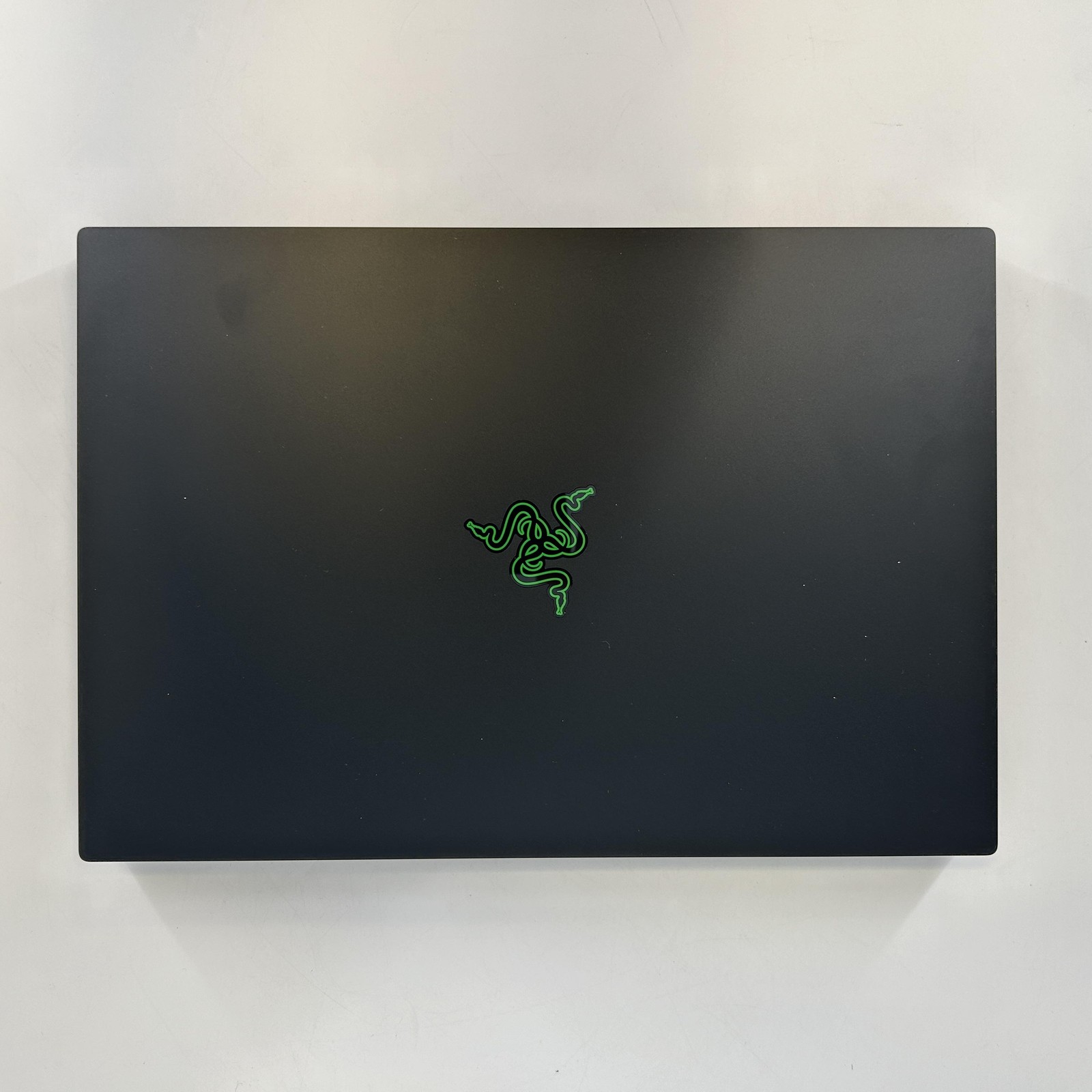 Razer Blade 16 240Hz QHD+ 2024 2.2 GHz i9-14900HX 32GB 1TB RTX 4080 Excellent