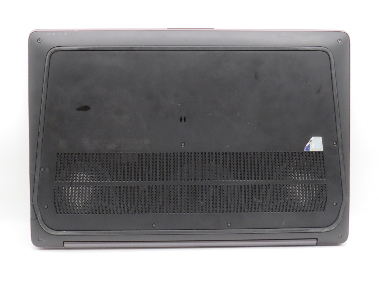 HP Zbook Studio G4 | i7-7820HQ @ 2.9GHz | 16GB / 256GB m2 | 15″ | No OS/AC