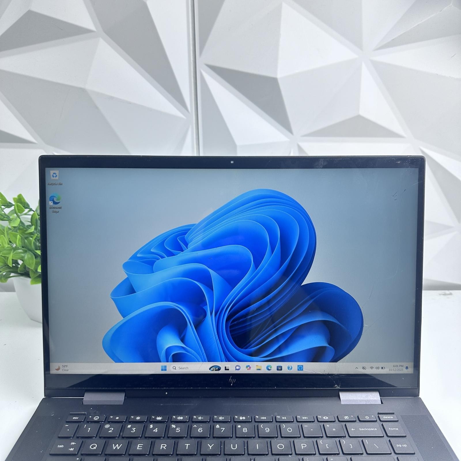 HP Envy x360 2-in-1 15-ey0013dx 15.6″ Touch, Ryzen 5 5625U, 8GB, 256GB *Pls READ