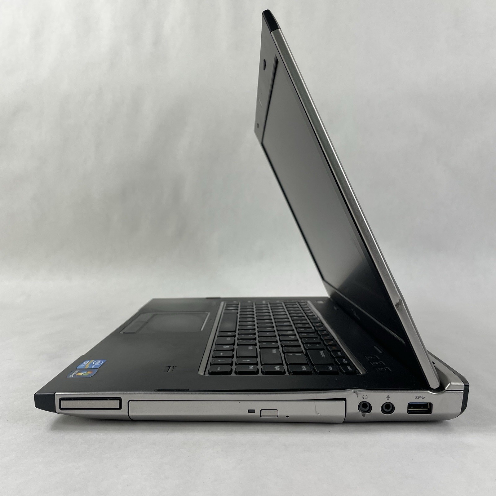 Dell Vostro 3550 15.6″ i3-2310M 2.10 GHz 4 GB RAM No SSD/OS/AC/Battery – Dents