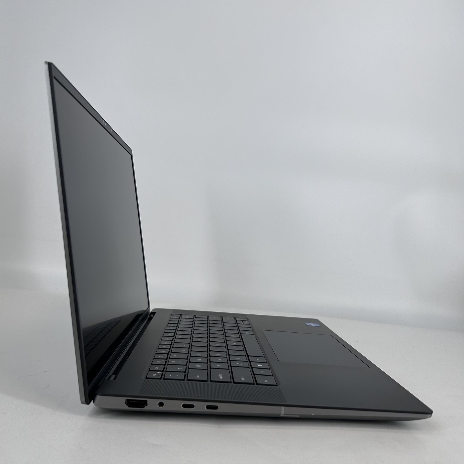 Dell Precision 5680 16 Gray FHD+ 2.5 GHz i7-13800H 16GB 512GB SSD RTX 2000 Ada