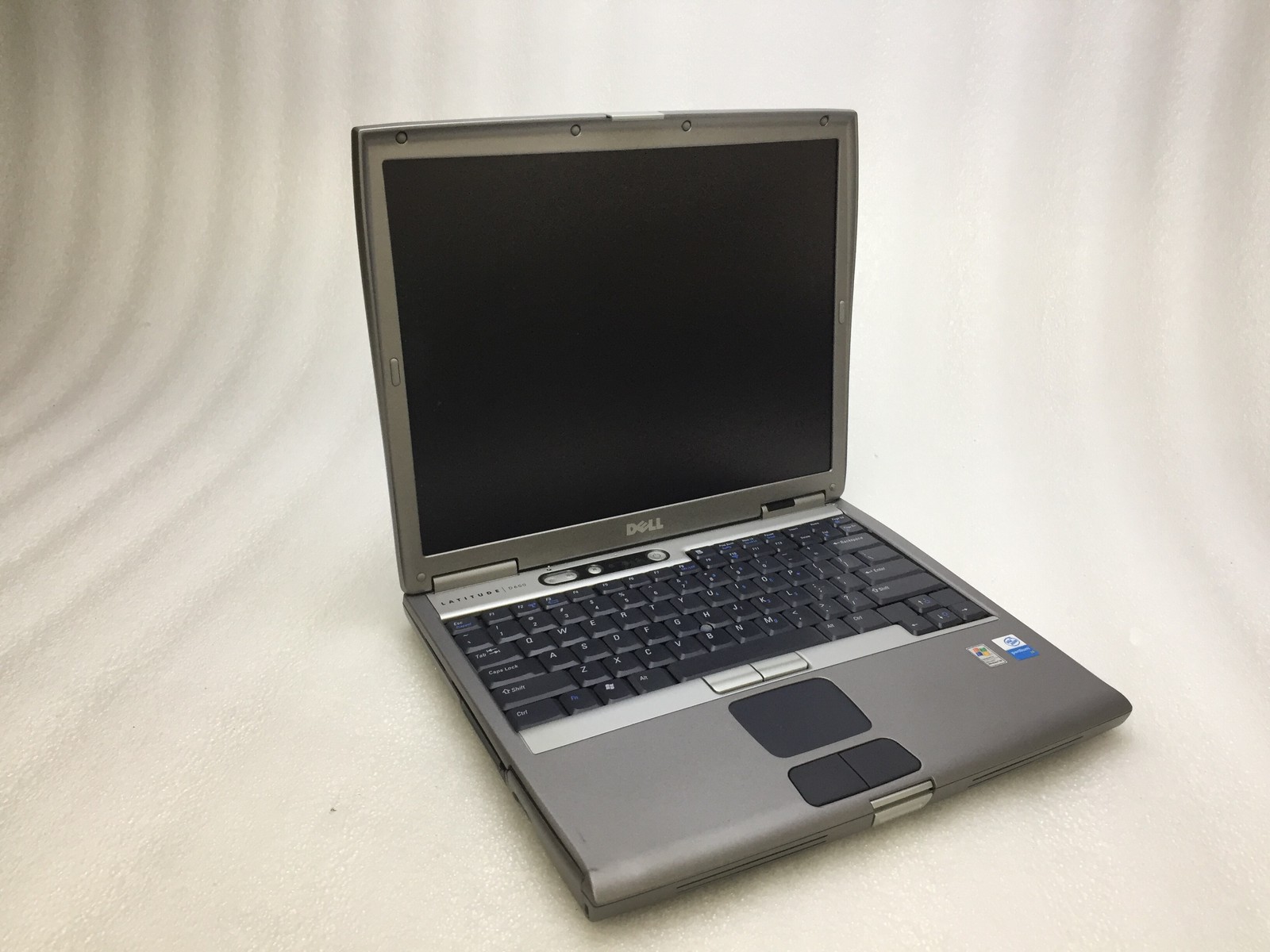 Vintage Dell Latitude D600 Intel Pentium M 1.40GHz 512MB RAM No HDD/OS No BATT