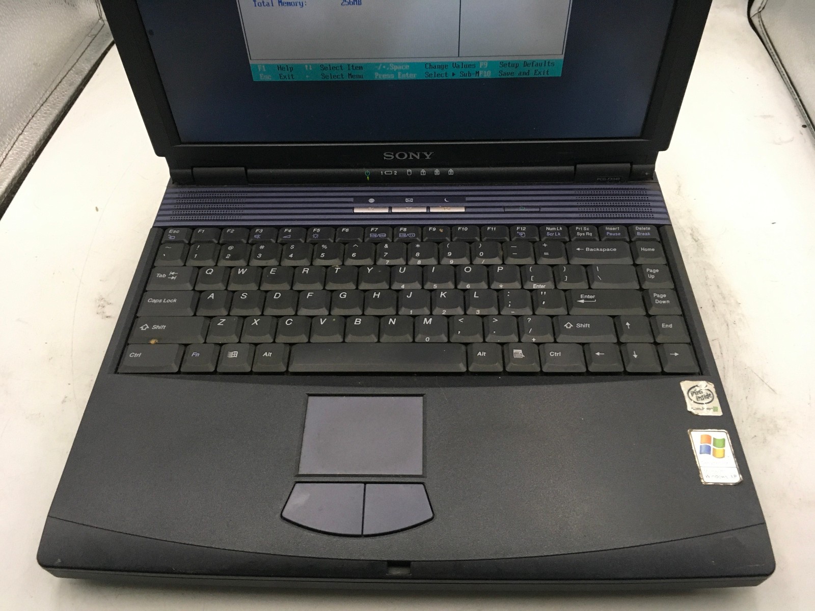 SONY VAIO PCG 993L – BOOTS TO BIOS – INTEL PENTIUM III – 256MB RAM – 14″-READ-BB