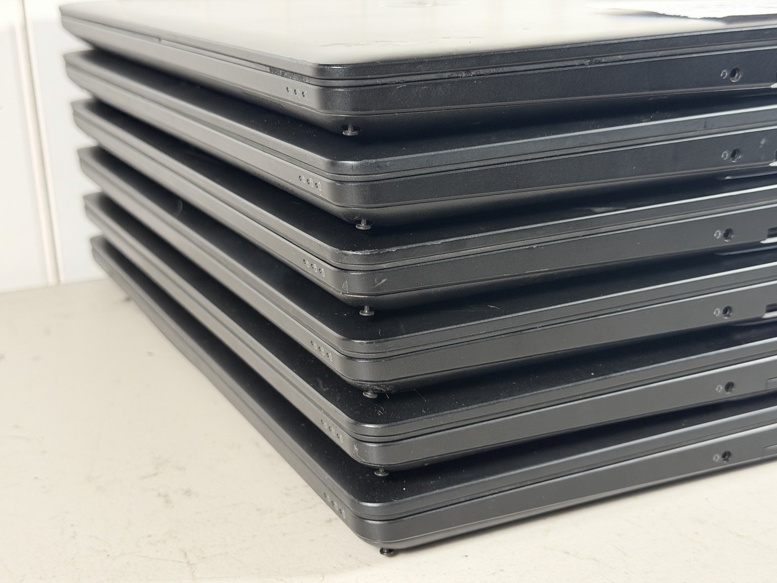 Lot of 6 Dell Latitude E5570 i7 Radeon R7 No RAM/SSD/OS/Charger *READ