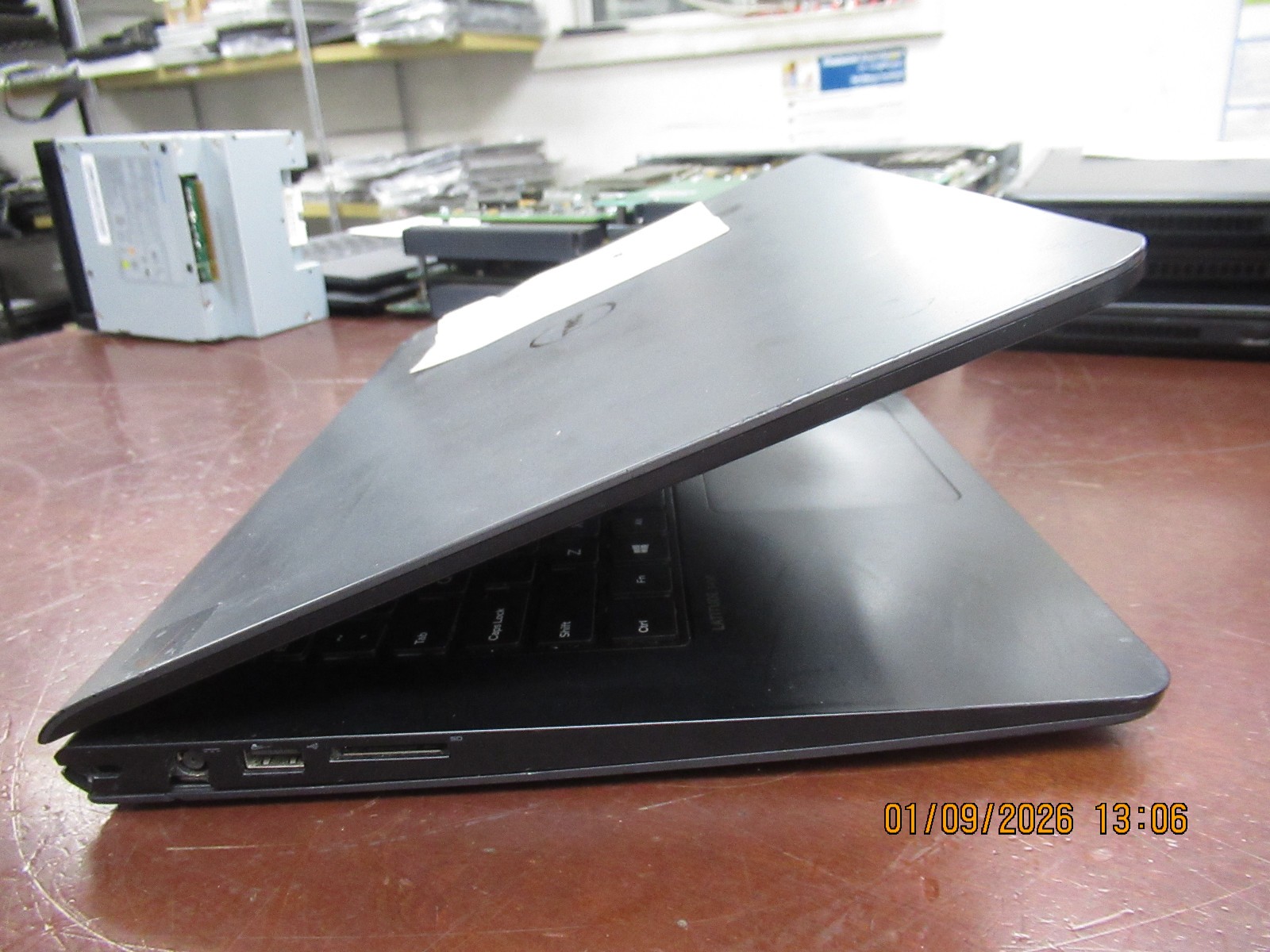 Dell Latitude 3450 14″ Intel Core i5-5200U 2.20GHz 16GB 500GB Ubuntu Laptop+AC