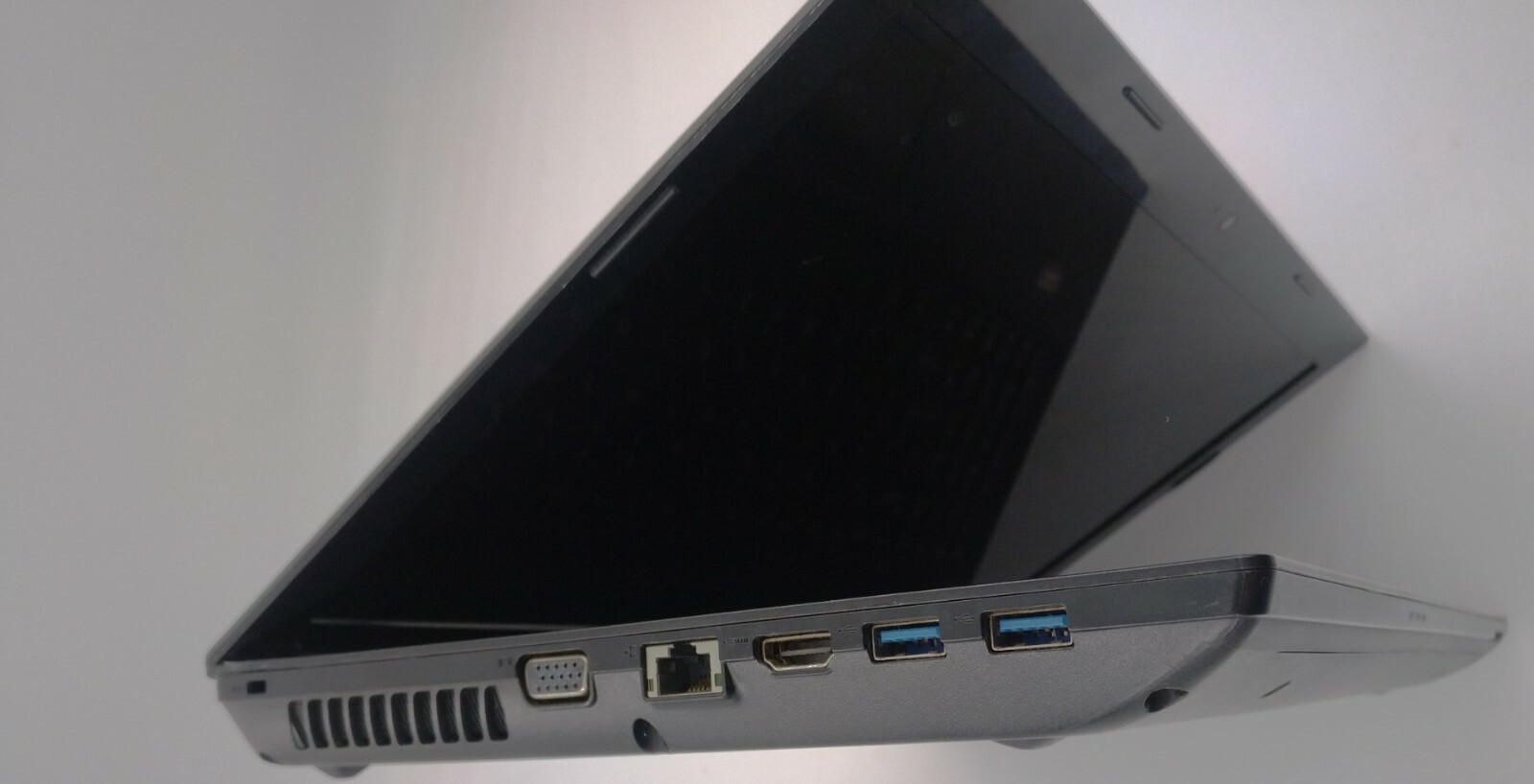 Lenovo Ideapad N585 laptop. Amd E series. 4 gb ram, 240 gb HDD. Look and read.