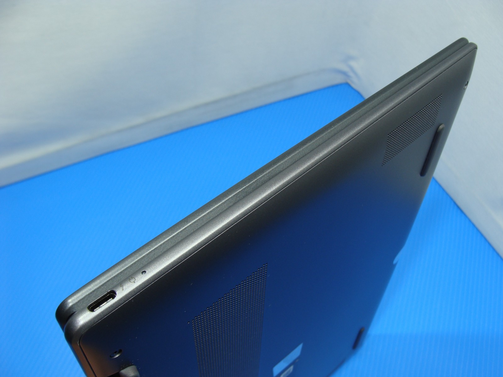 Lenovo Slim 7 Carbon 13IAP7 13.3″ WQXGA TOUCH i7-1260P 2.1GHz 16GB 1TB W11H +PA