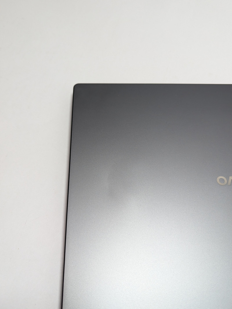 Lenovo IdeaPad Slim 3x Snapdragon X 16GB RAM 1TB SSD 15.6″ Touch WUXGA 1920×1200