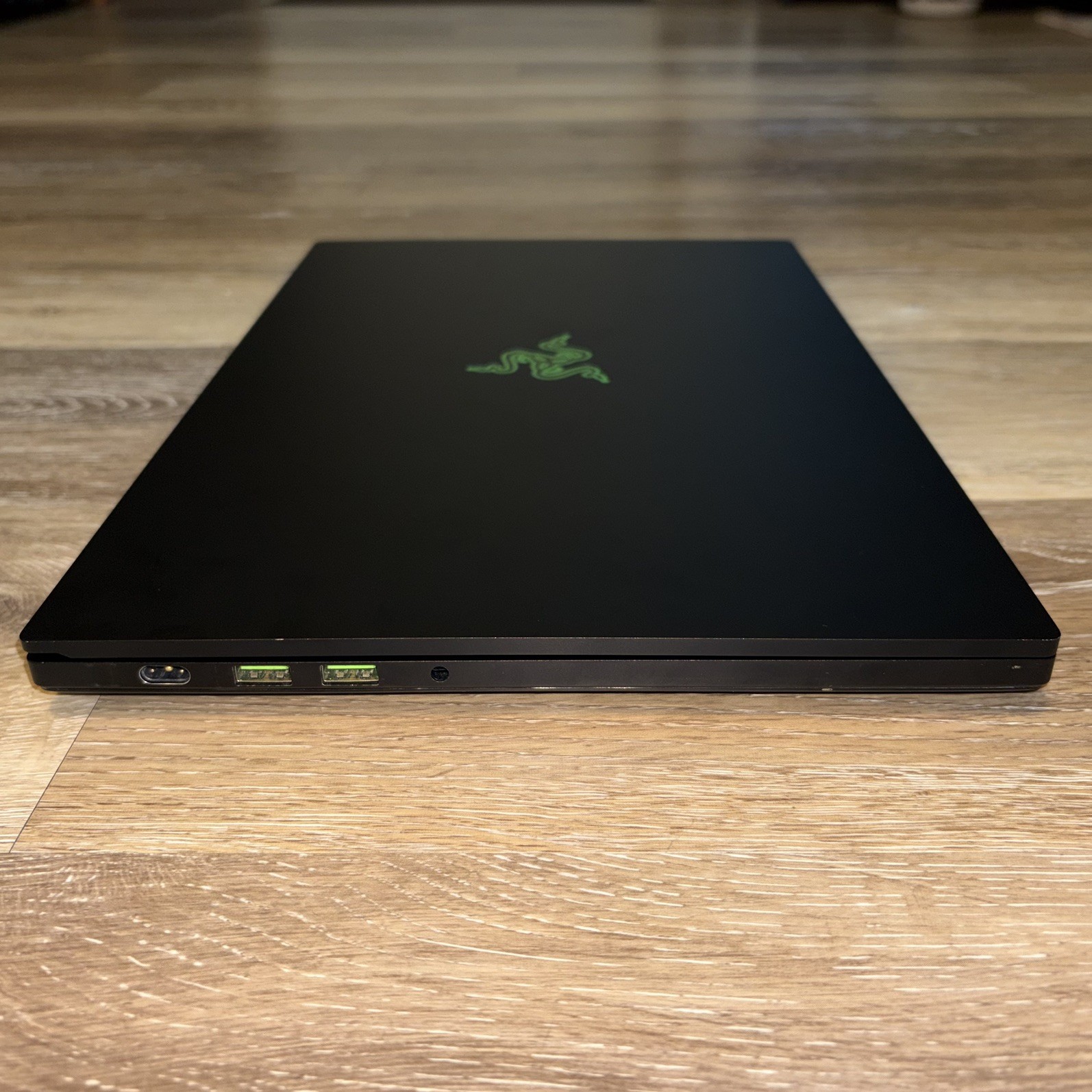Razer Blade 15 RTX 2080 Max-Q 9th Gen i7-9750H FHD 16GB 512GB SSD 240Hz