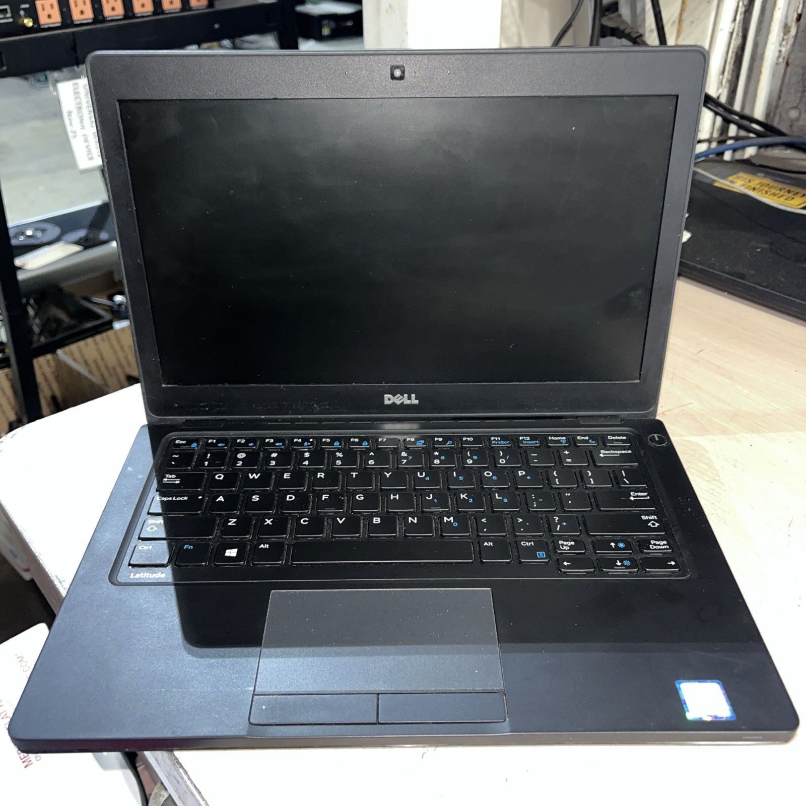 DELL LATITUDE 5280 INTEL CORE I3-7100U 2.40GHZ 8GB RAM NO HD /