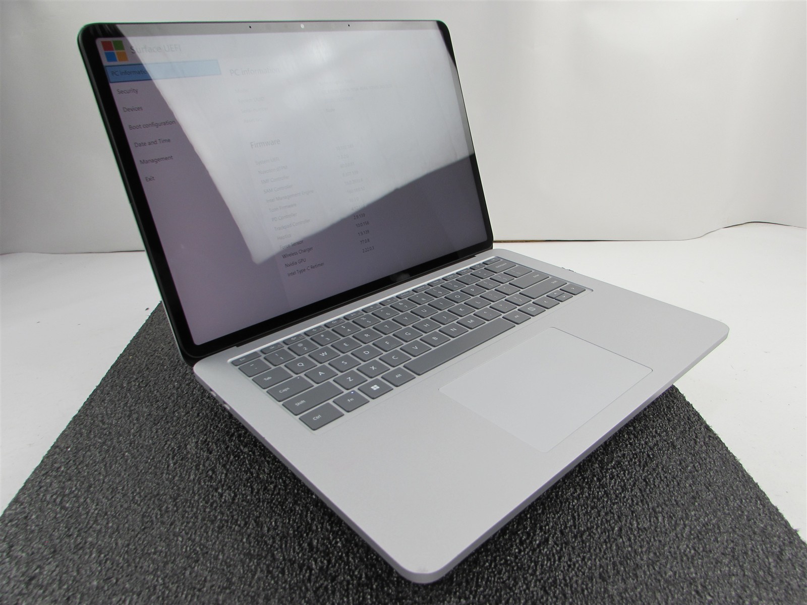 Microsoft Surface Laptop Studio 1964 i7-11370H 1TB SSD 32GB RTX A2000 *No A/C*