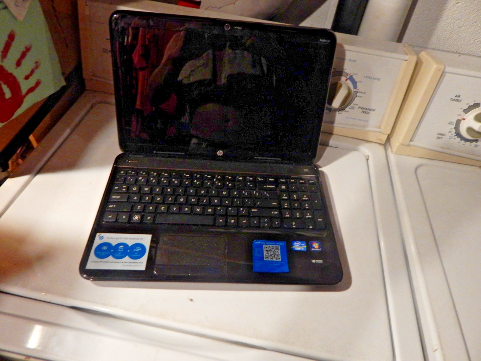 HP computer for parts No OS,No HD, No HD caddy, No charger, WINS 7 GOOD screen