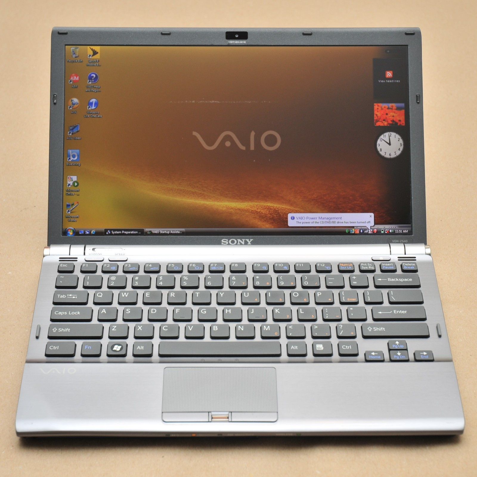 Sony VAIO VGN-Z540E C2Duo P8600 GeForce 9300M GS 320GB HDD 3GB RAM Windows Vista