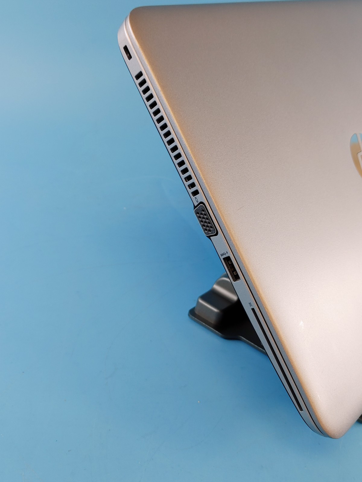HP EliteBook 840 G4 2ST93US 14 i5-7300U 2.6 16GB 256GB SSD WINDOWS 10 PRO