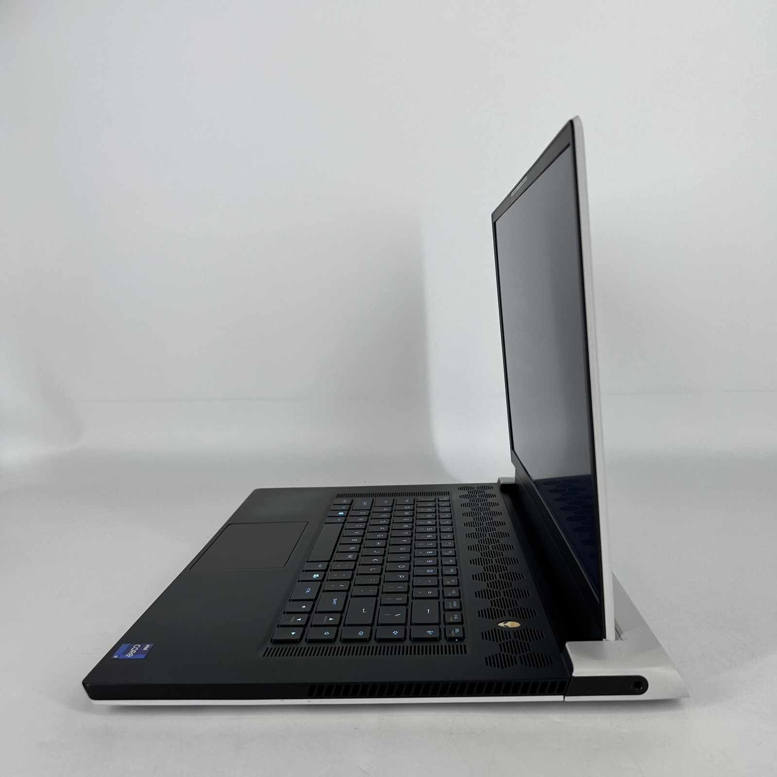 Dell Alienware X17 R1 120Hz 4K i9-11980HK 2.60GHz 64GB 1TB RTX 3080 BENT FRAME