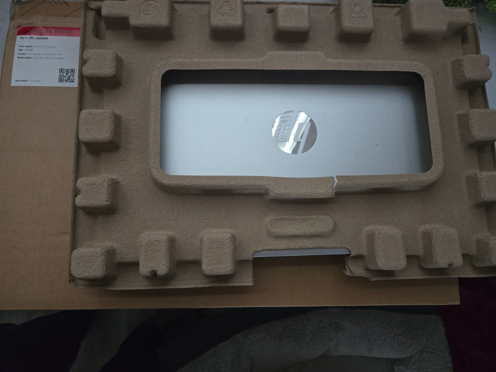 HP Chromebook 15.6 15a-nb0013dx Intel N200 8GB 64GB + 256GB card Natural Silver