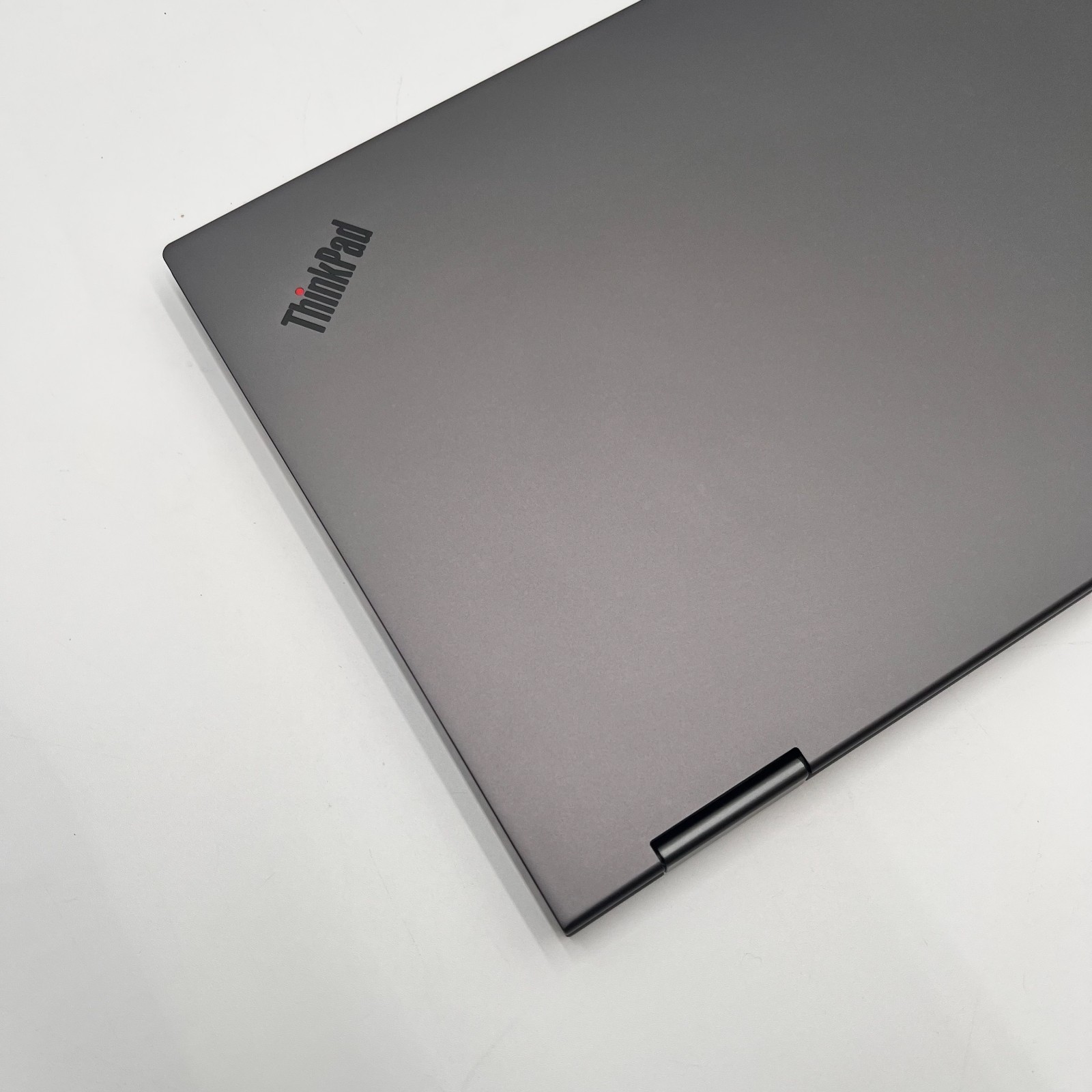 Lenovo ThinkPad X1 Yoga 4th Gen 14″ i7-8665U 16GB RAM 512GB SSD No OS | TESTED