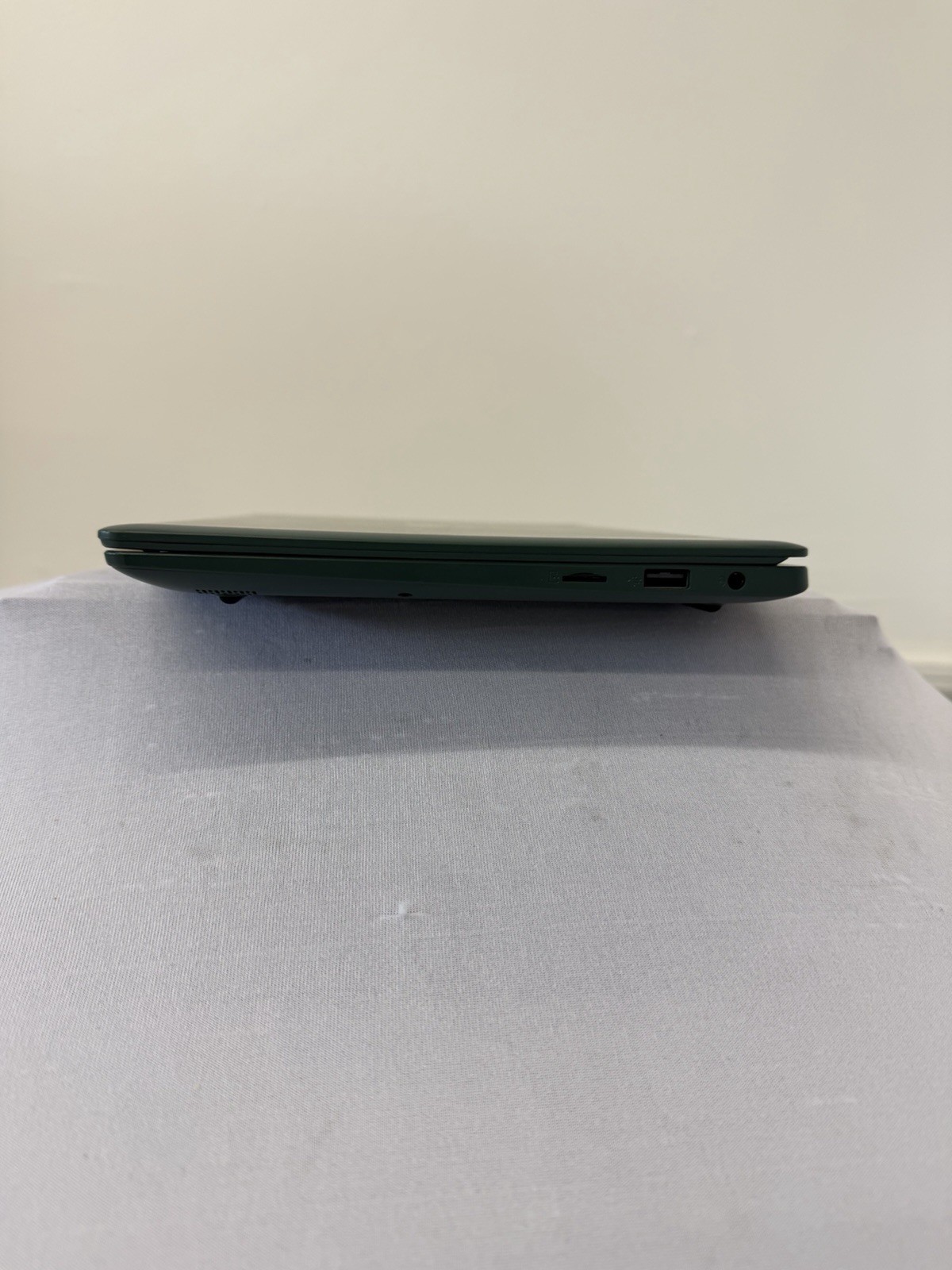 Gateway GWTN116-1GR Laptop – Good Screen – AMD A4-9120e – Read Des