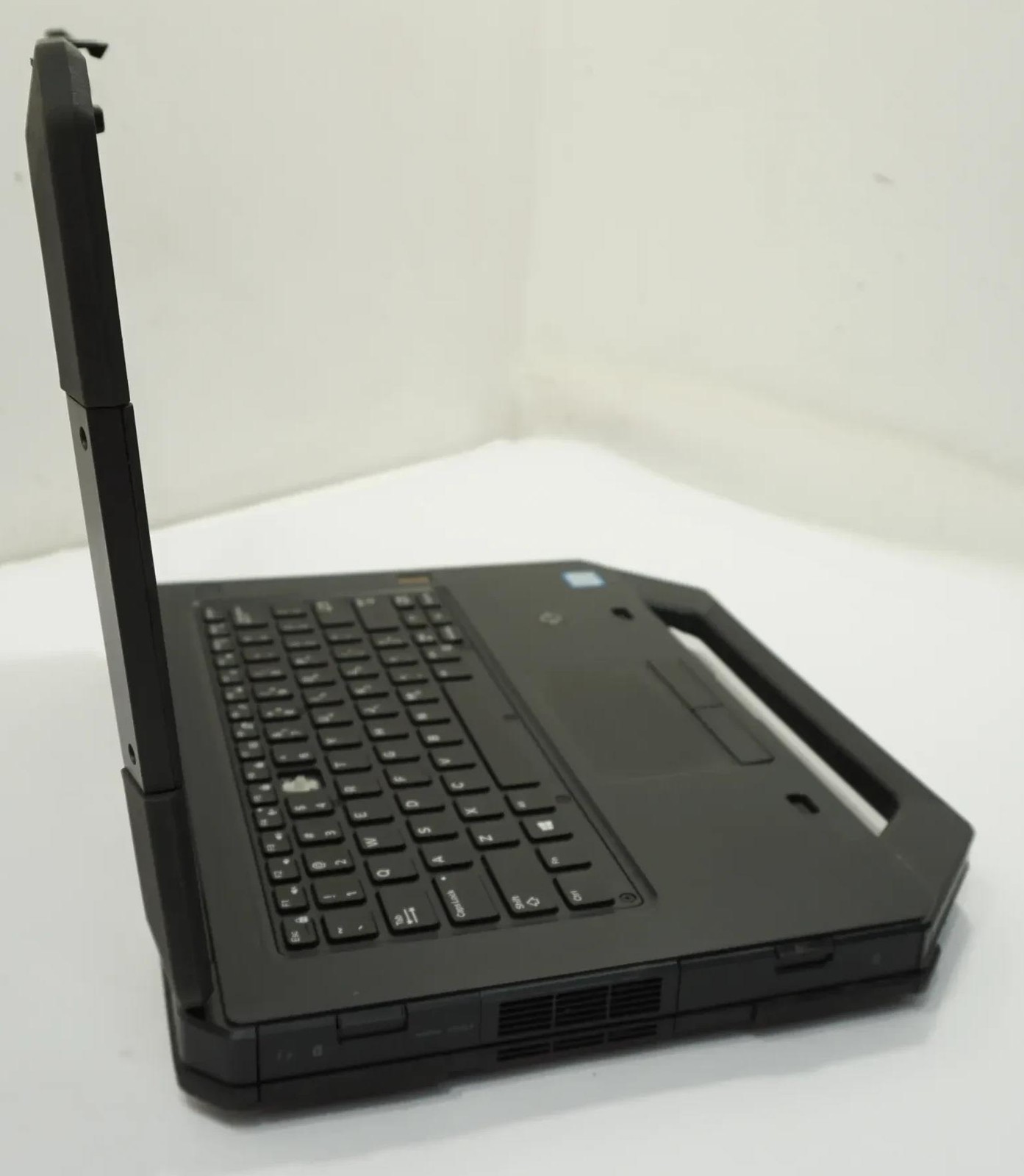Dell Latitude Rugged 5414 14″ FHD Intel Core i5-6300U 2.4GHz 8GB No SSD Touch