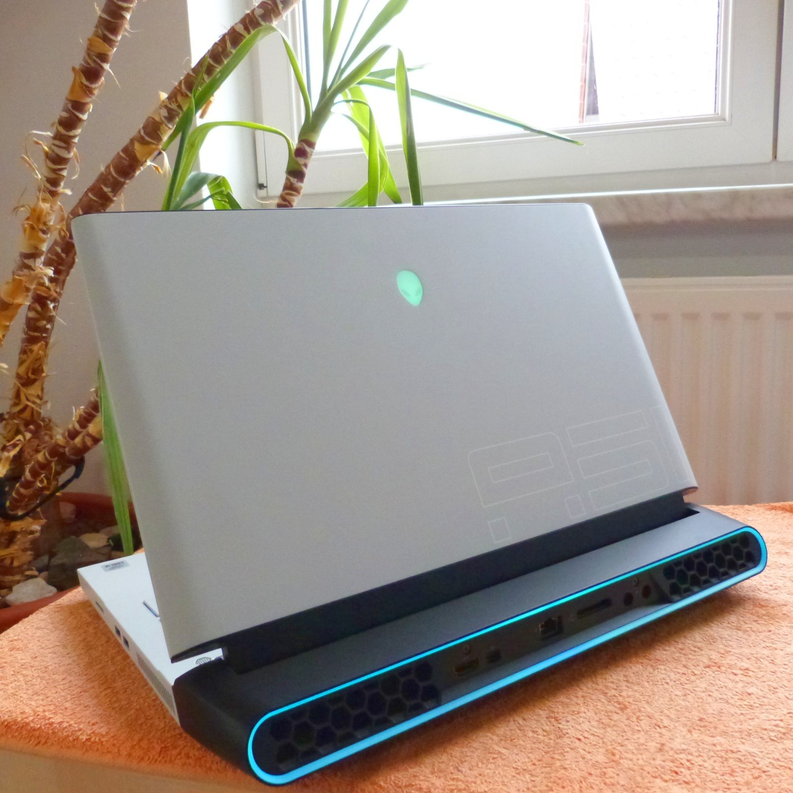 Alienware Area 51m R2 SLIM HIGH END l 17 inch 4K UHD Gaming RTX 2070 i9 64GB RAM