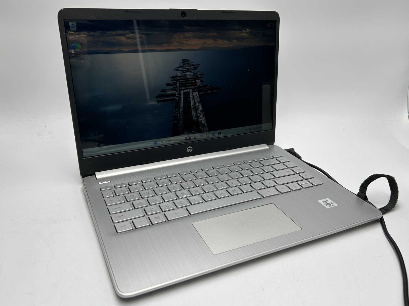 HP Laptop 14-dq1043cl, i3, 1.2GHz 8GB RAM 256GB SSD, W11H*READ*(L-20)