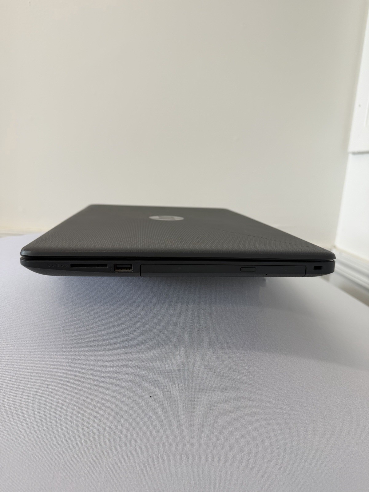 HP Laptop 15-dbOxxx – Good Screen – AMD A4-q125 – RAM 8 GB – Read Desc