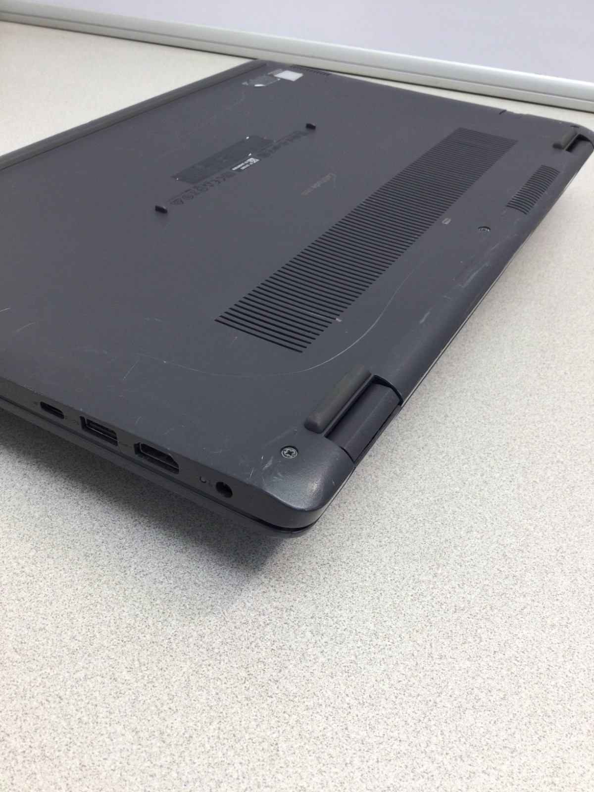 Dell Latitude 3510 15.6”Core i5-10210U 1.60GHz 8GB RAM 512GB SSD WIN 11 PRO
